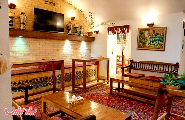 پیشنهاد ویژه صبحانه در محیط سنتی با 10 درصد تخفیف در یزد ارزان
